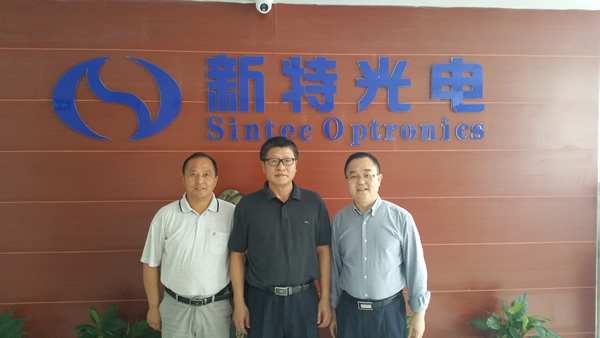 省侨联主席谭作刚调研来利国际AG旗舰厅光电